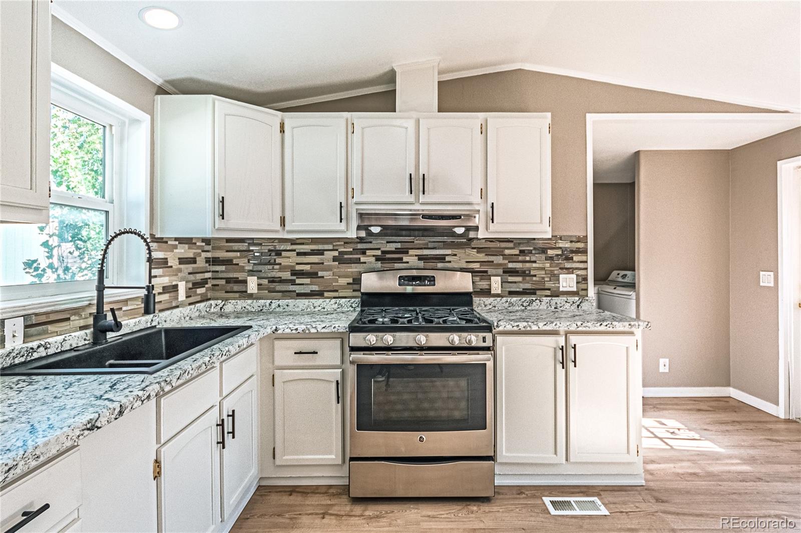 1095 Western Drive Colorado Springs CO 80915