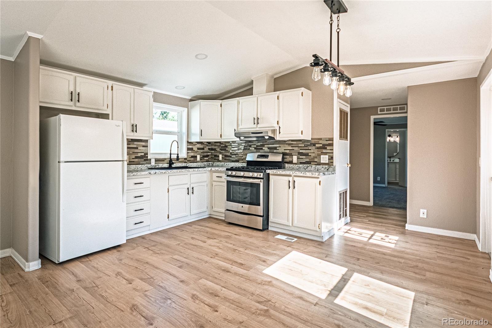 1095 Western Drive Colorado Springs CO 80915