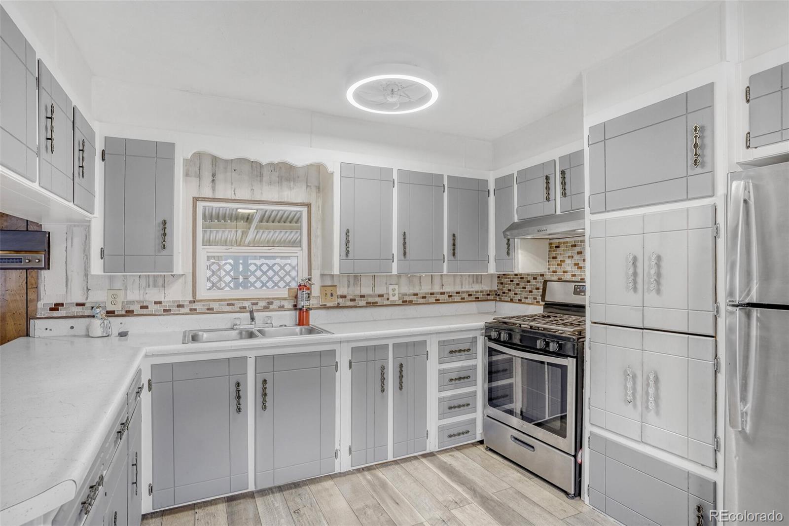 6825 W Mississippi Avenue Lakewood CO 80226