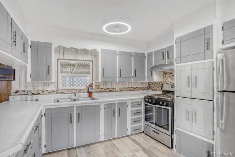 6825 W Mississippi Avenue Lakewood CO 80226