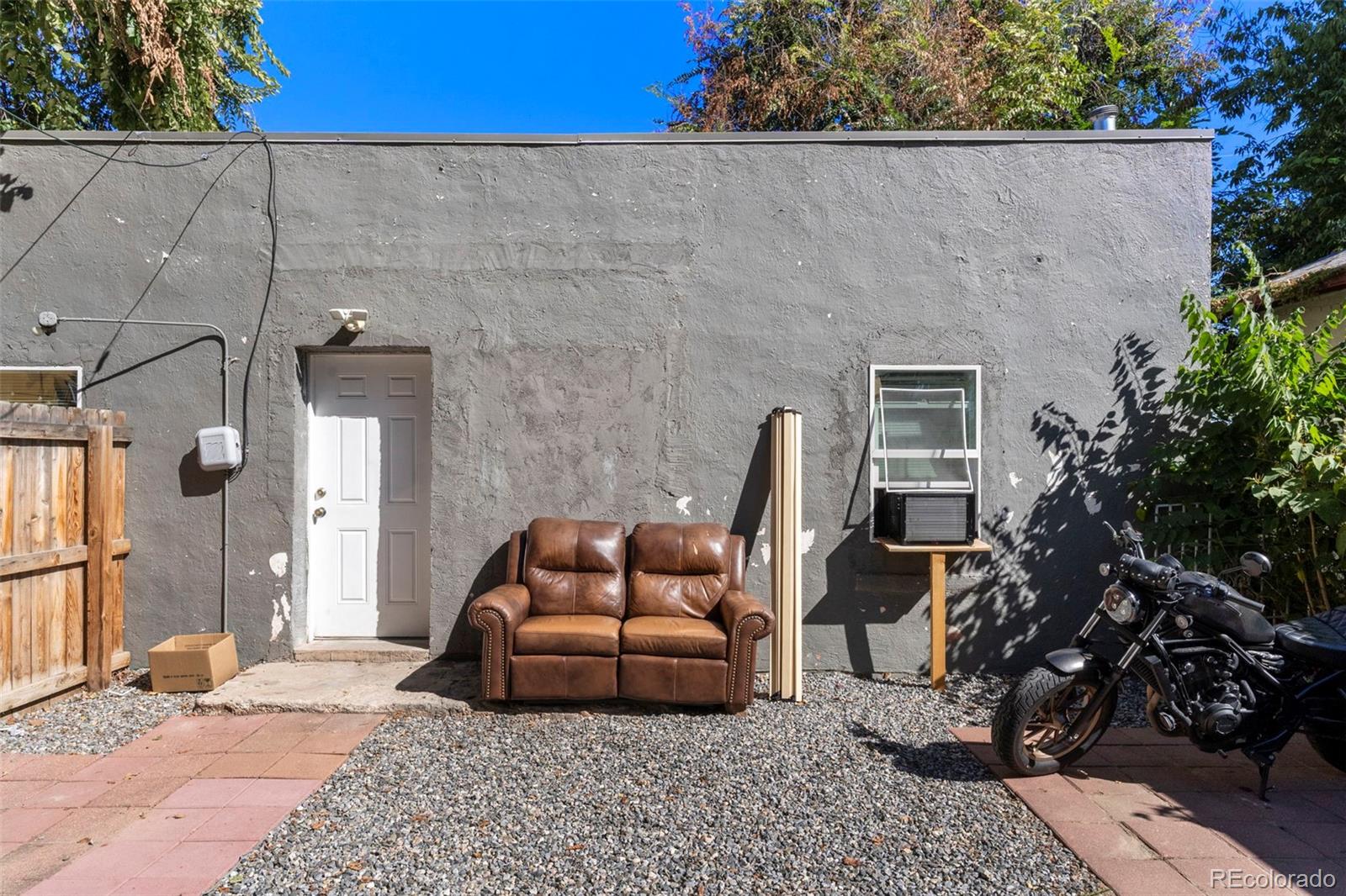 1558 Dallas Street Aurora CO 80010