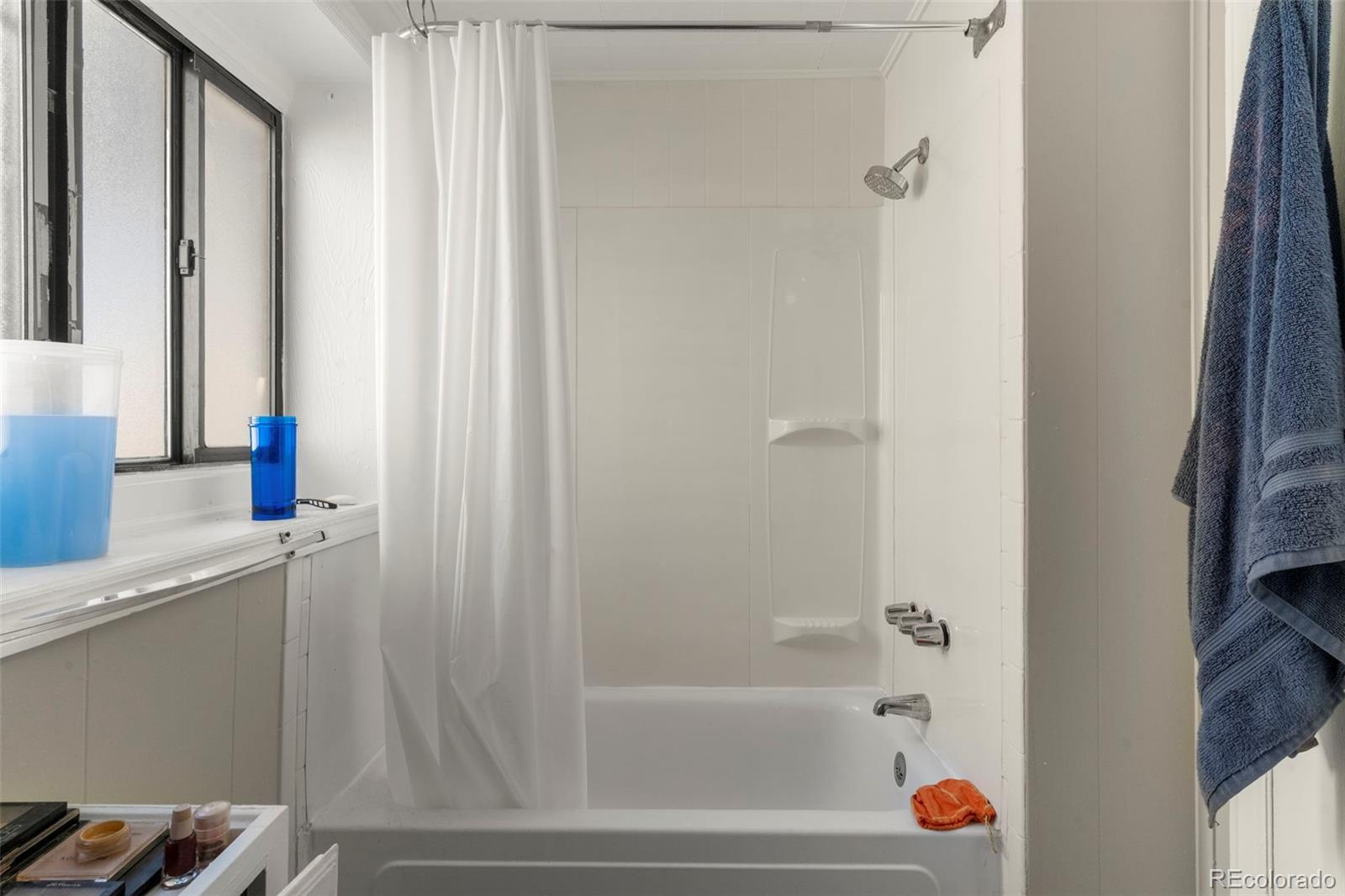 1558 Dallas Street Aurora CO 80010