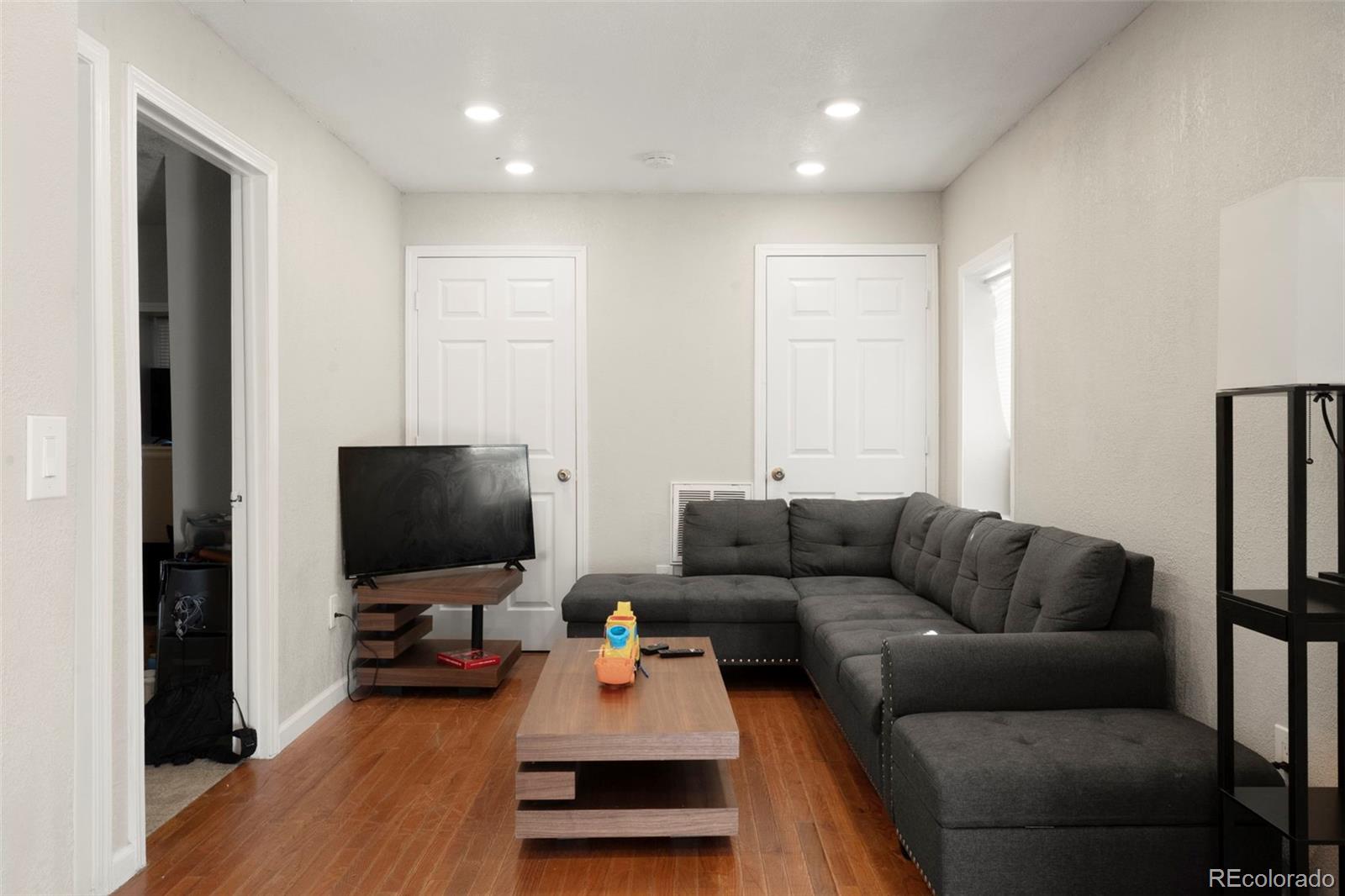 1558 Dallas Street Aurora CO 80010