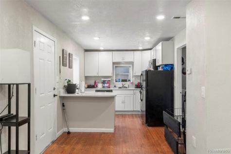 1558 Dallas Street Aurora CO 80010