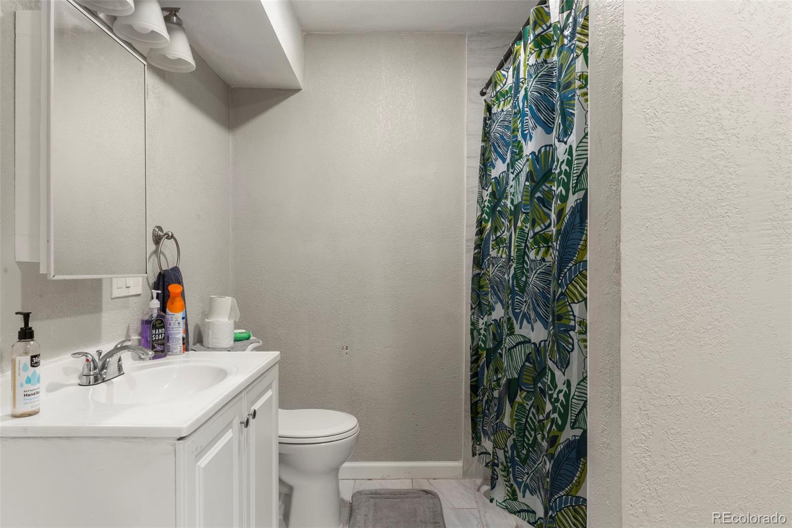 1558 Dallas Street Aurora CO 80010