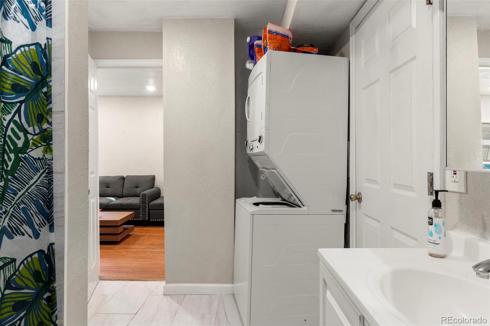 1558 Dallas Street Aurora CO 80010