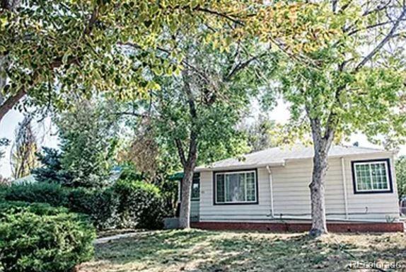 832 Elmira Street Aurora CO 80010