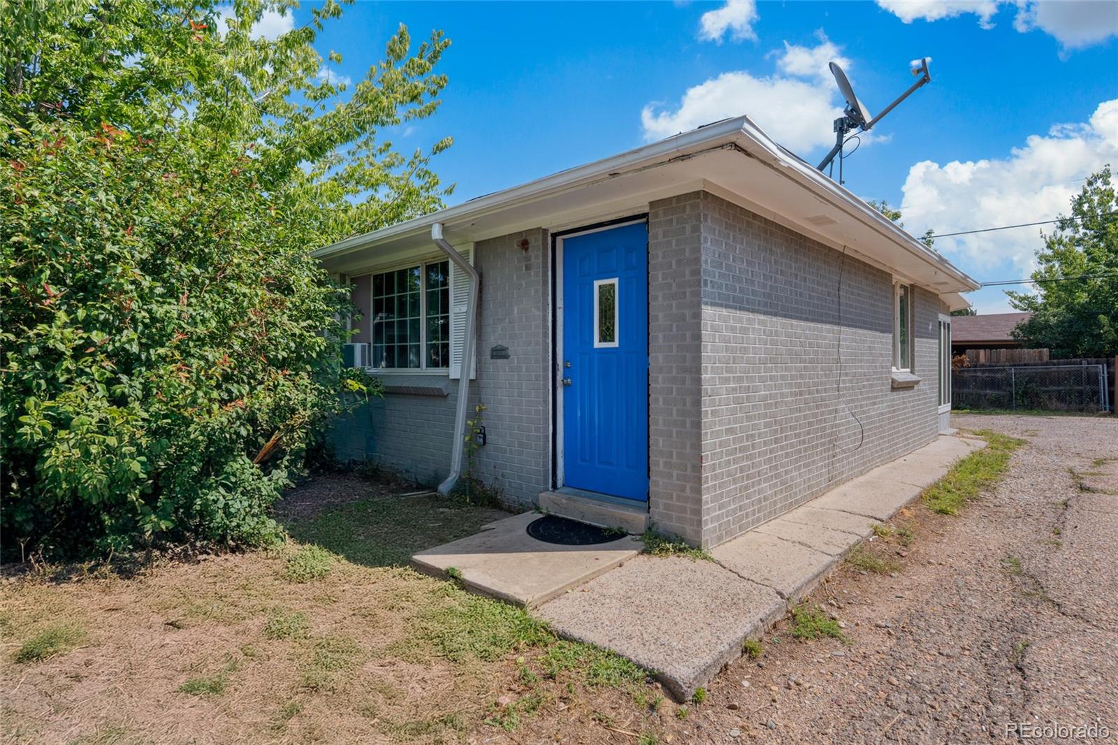 384 Dayton Street Street Aurora CO 80010