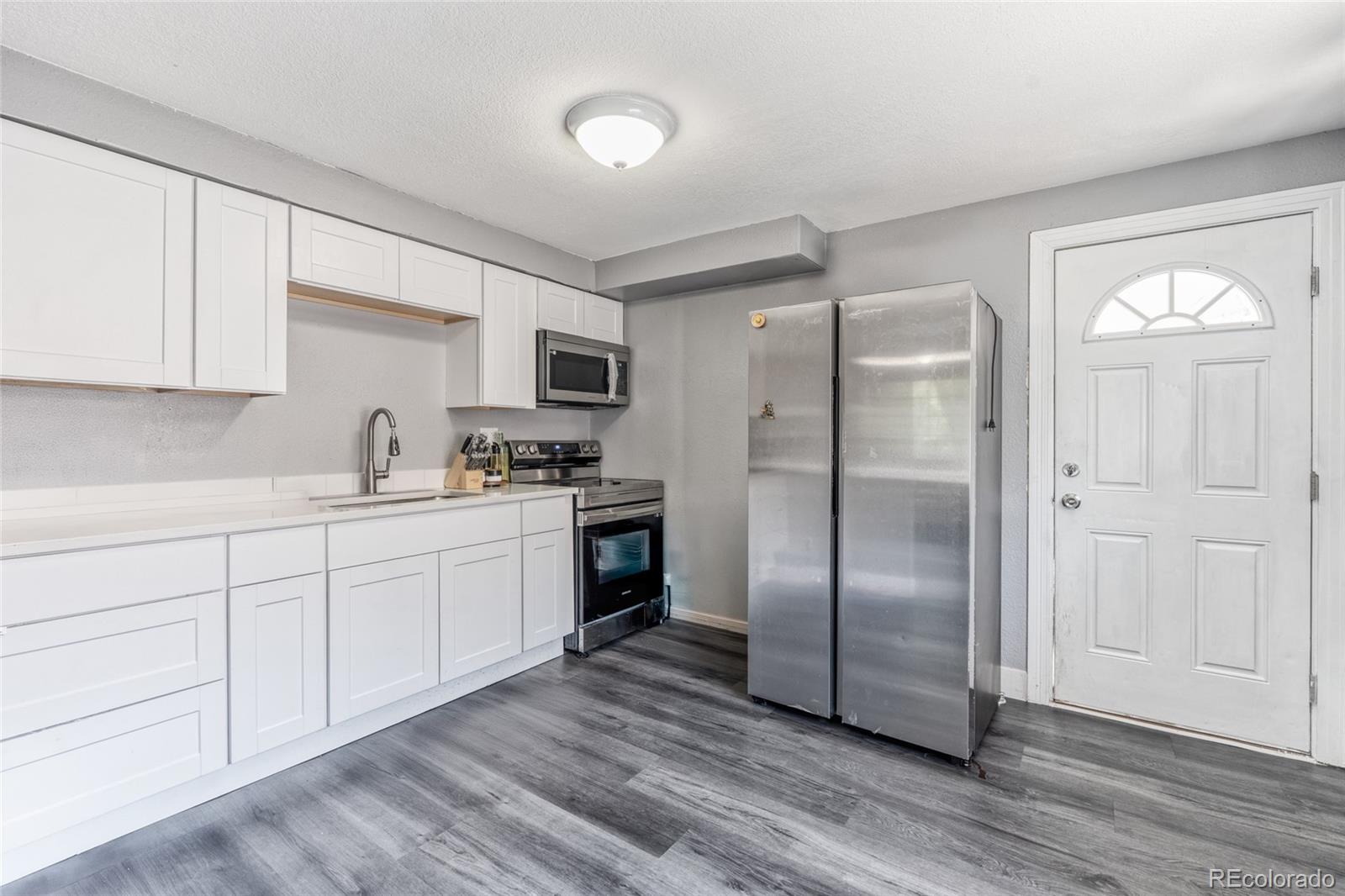 384 Dayton Street Street Aurora CO 80010
