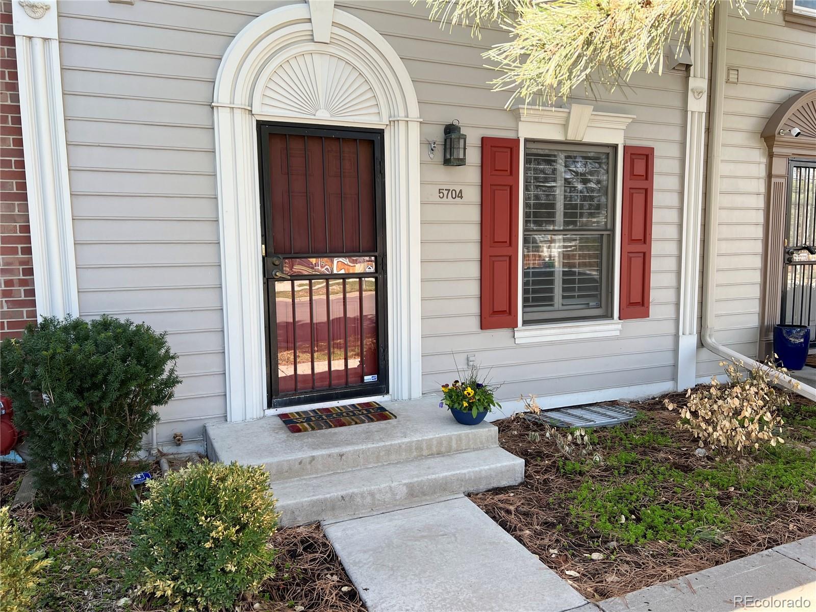 5704 E 10th Avenue Denver CO 80220
