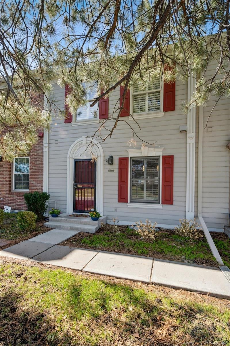 5704 E 10th Avenue Denver CO 80220