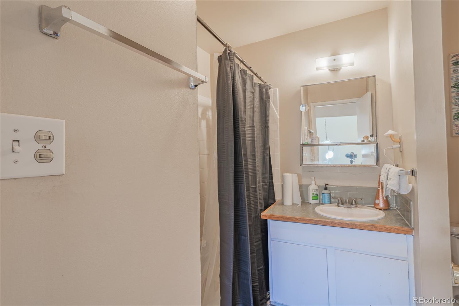 6727 Dale Road Colorado Springs CO 80915