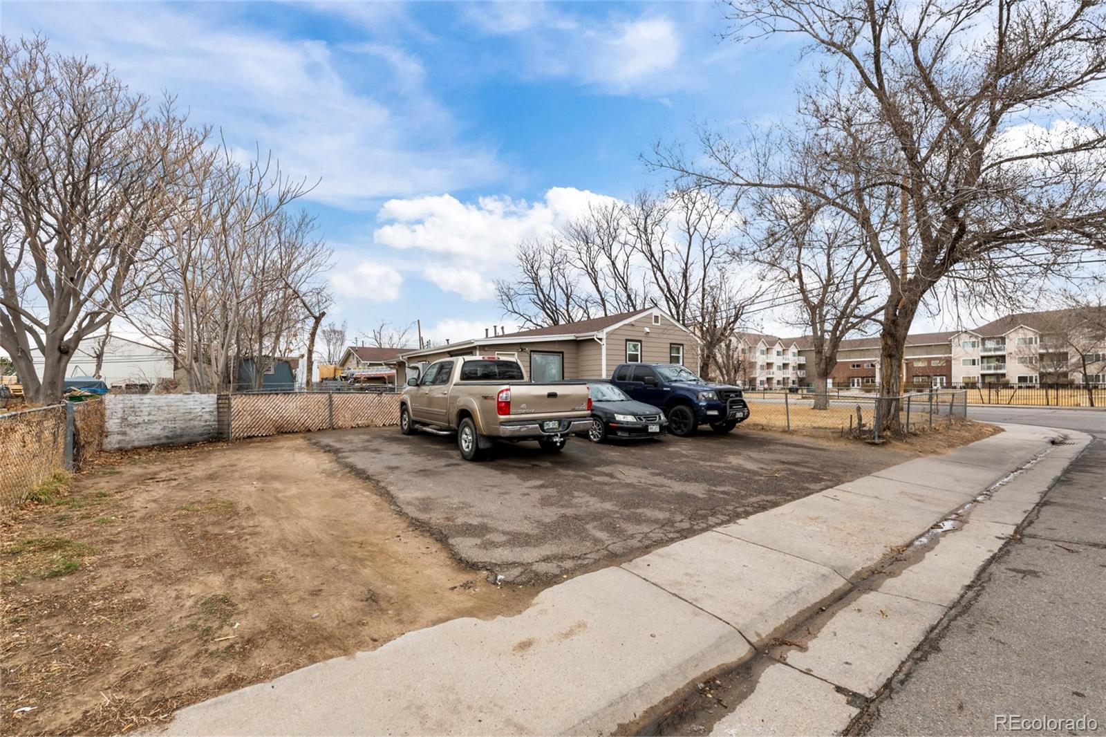 5997 Magnolia Street Commerce City CO 80022