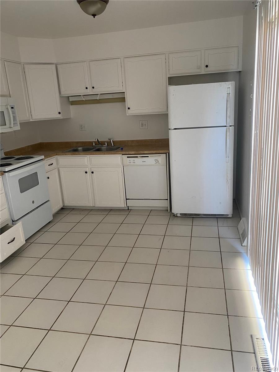 1321 Sable Boulevard Aurora CO 80011