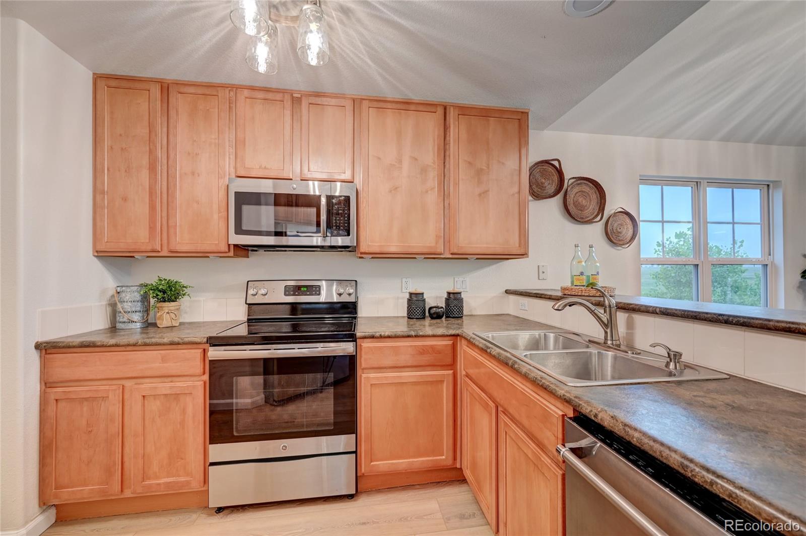7633 S Quatar Way Aurora CO 80016