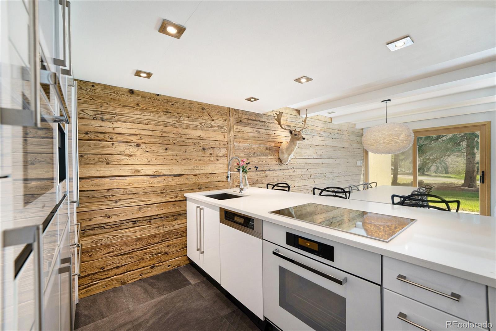 Vail CO, 300 E Lionshead Circle, Unit 8