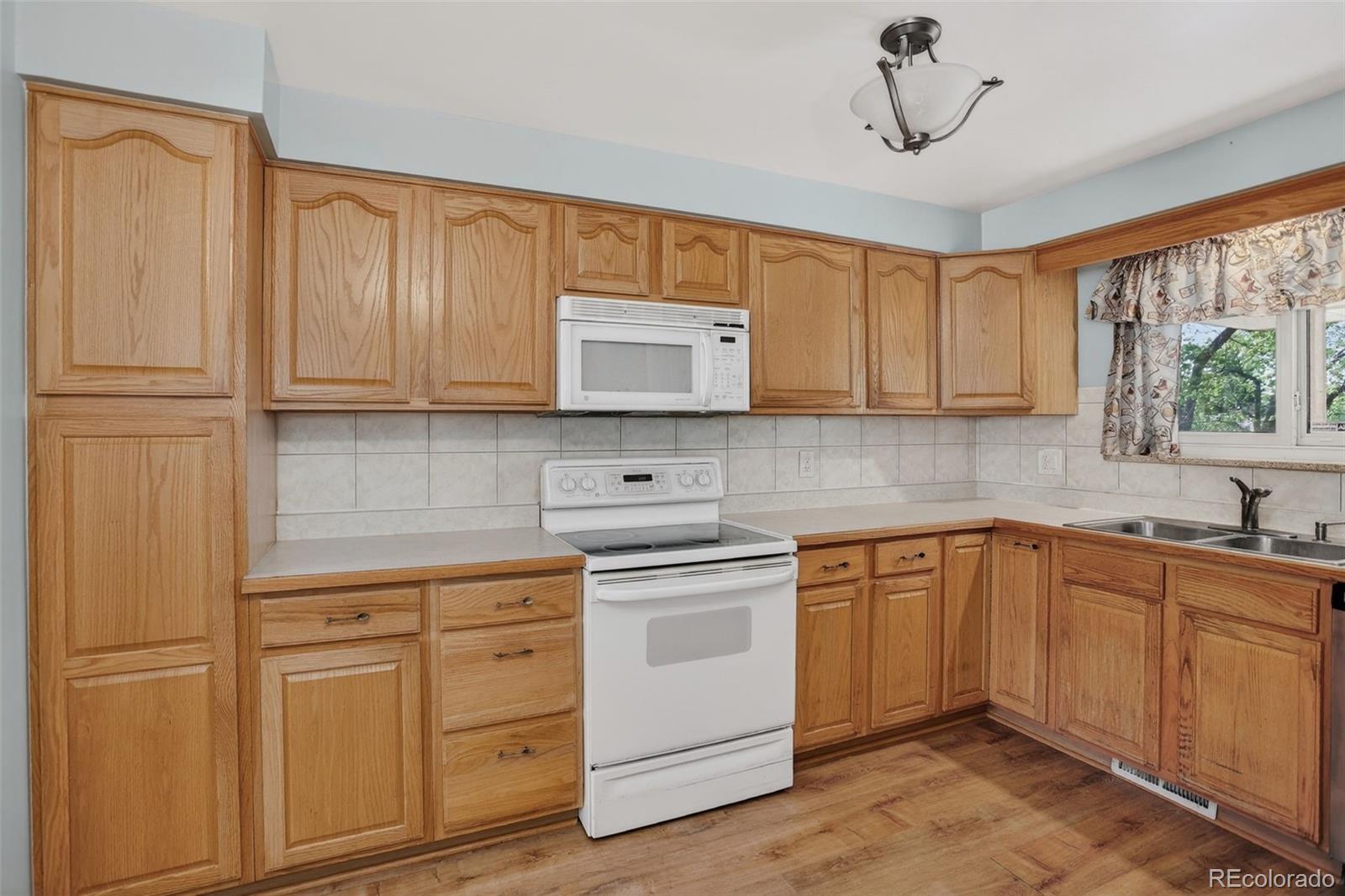6942 W 68th Place Arvada CO 80003