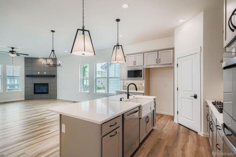 8925 S Riviera Way Aurora CO 80016