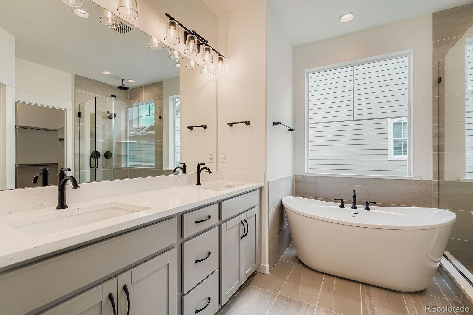 8925 S Riviera Way Aurora CO 80016