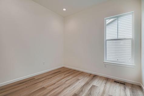 8925 S Riviera Way Aurora CO 80016