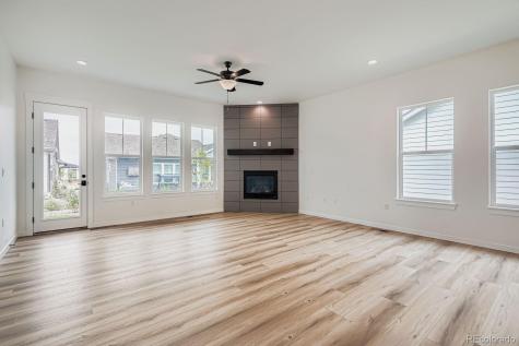 8925 S Riviera Way Aurora CO 80016