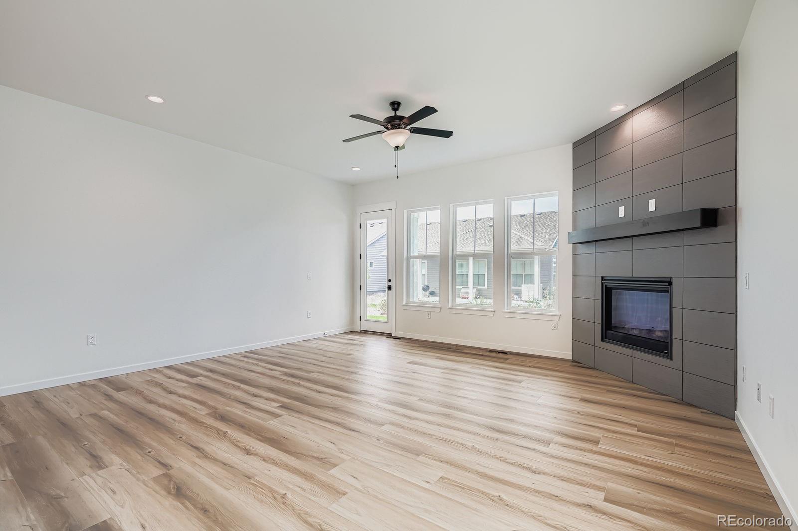 8925 S Riviera Way Aurora CO 80016