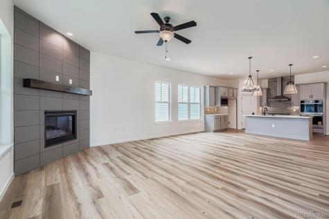 8925 S Riviera Way Aurora CO 80016