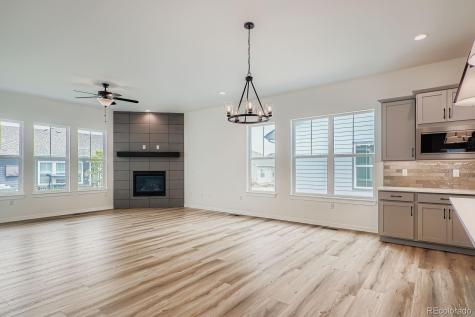 8925 S Riviera Way Aurora CO 80016