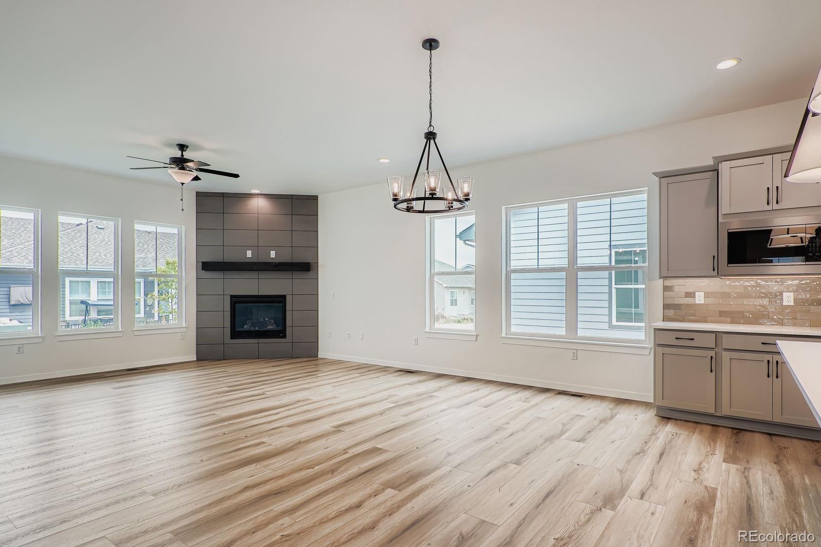 8925 S Riviera Way Aurora CO 80016
