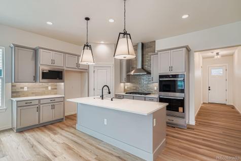 8925 S Riviera Way Aurora CO 80016