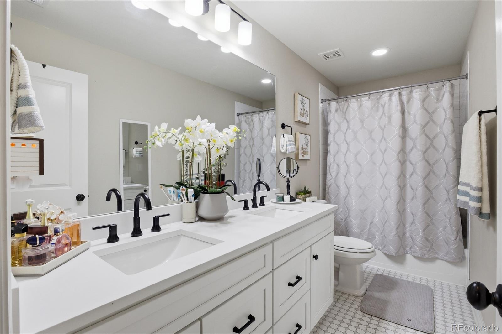 9819 Truckee Street Commerce City CO 80022