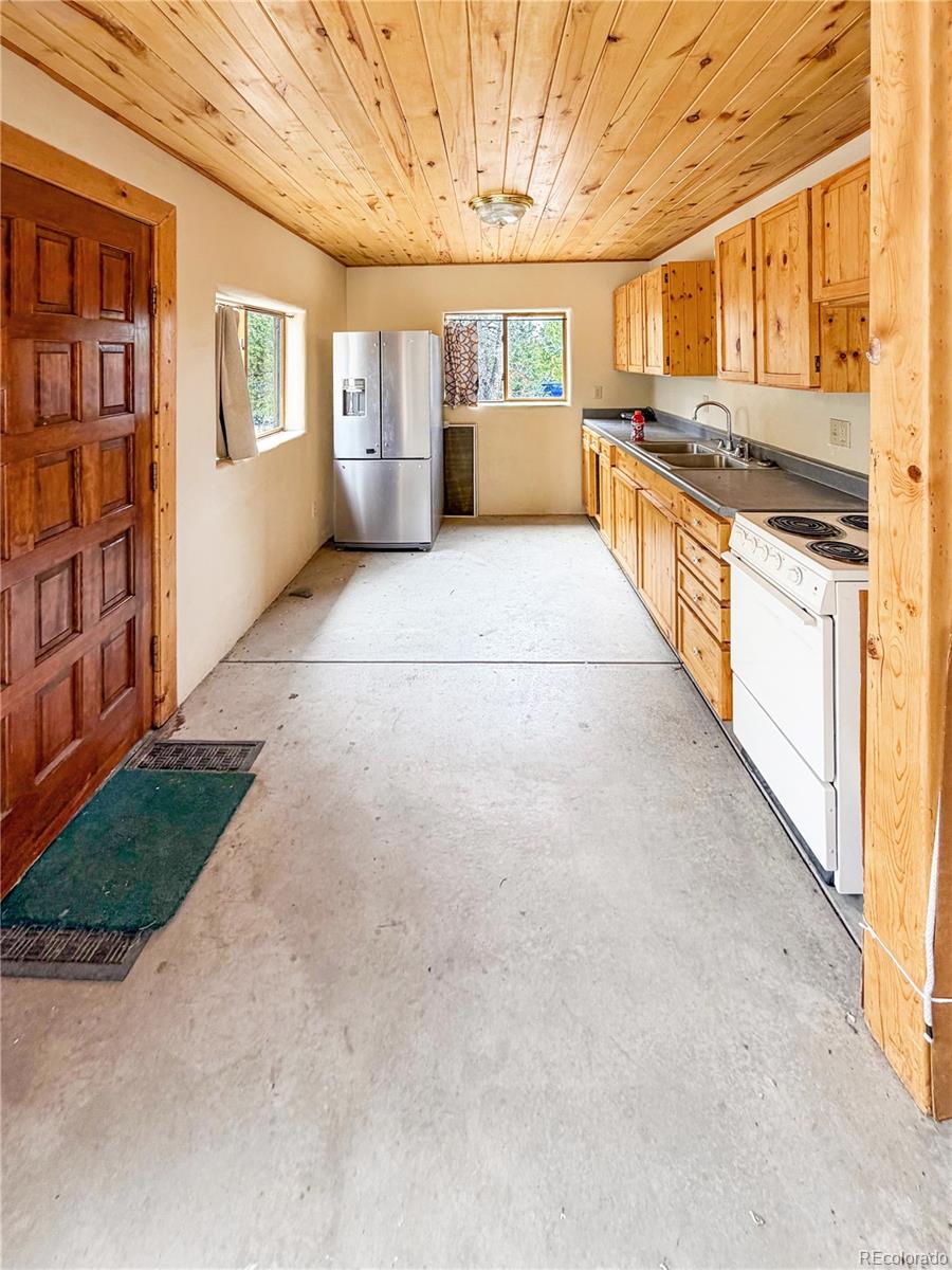 33 Big Bear Road Mosca CO 81146