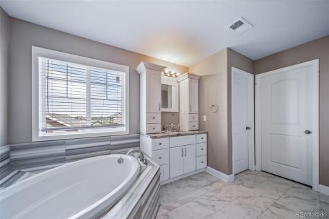 7720 S Queensburg Way Aurora CO 80016