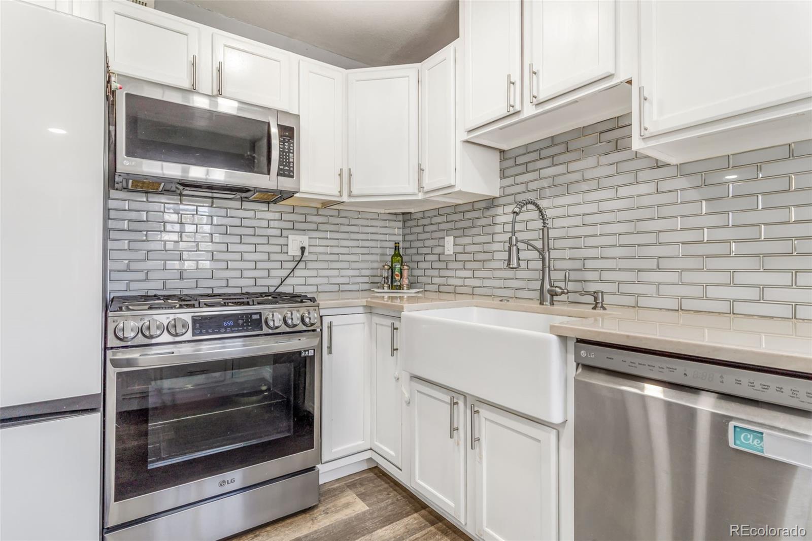 884 Vaughn Street Aurora CO 80011