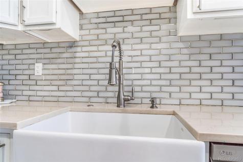 884 Vaughn Street Aurora CO 80011