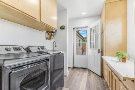 884 Vaughn Street Aurora CO 80011