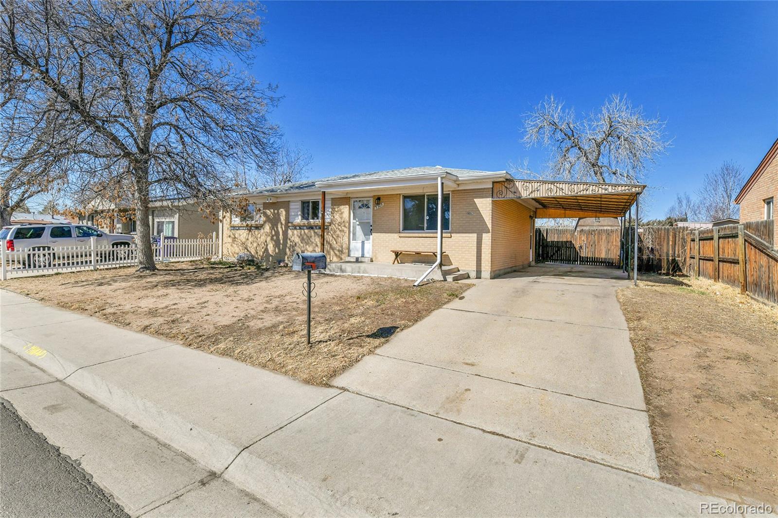 5505 Tucson Street Denver CO 80239