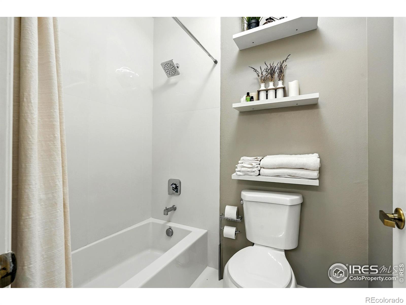 6686 Fairways Drive Niwot CO 80503