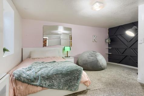 8266 S Logan Court Littleton CO 80122