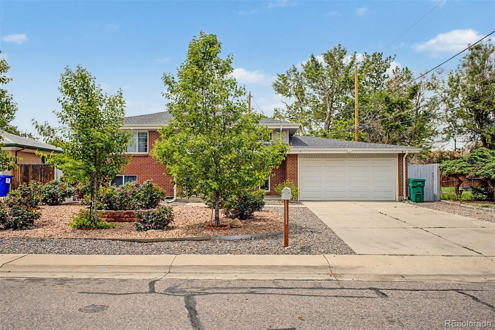 933 Newcombe Street Lakewood CO 80215