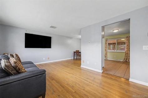 933 Newcombe Street Lakewood CO 80215