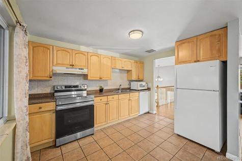 933 Newcombe Street Lakewood CO 80215