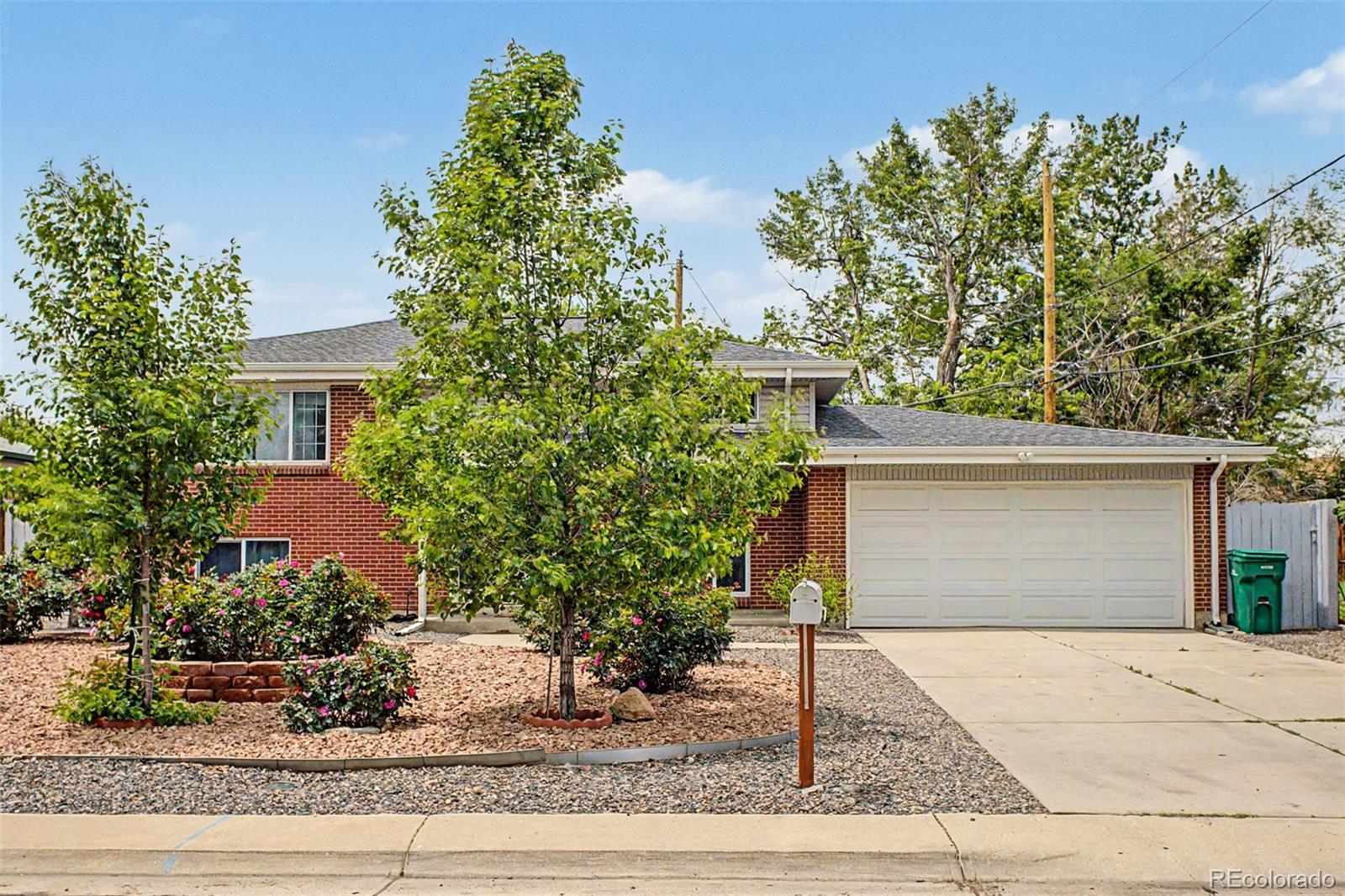933 Newcombe Street Lakewood CO 80215