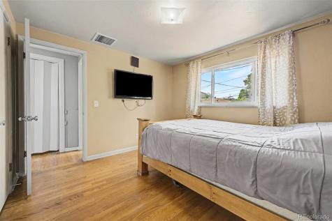 933 Newcombe Street Lakewood CO 80215