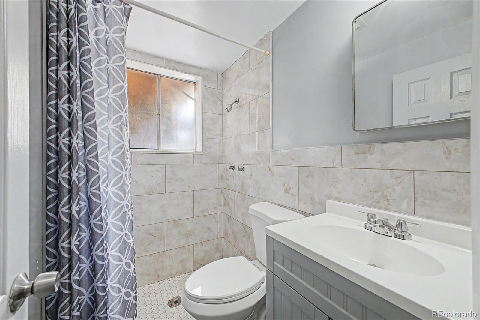 933 Newcombe Street Lakewood CO 80215