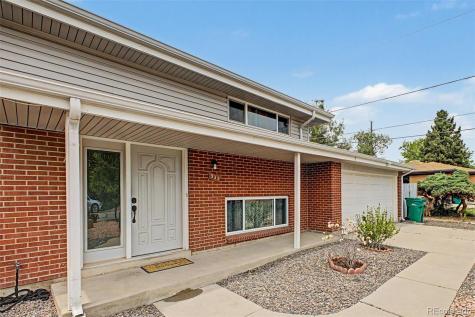 933 Newcombe Street Lakewood CO 80215