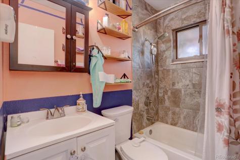 775 Victor Street Aurora CO 80011