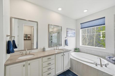 8105 S Vandriver Way Aurora CO 80016