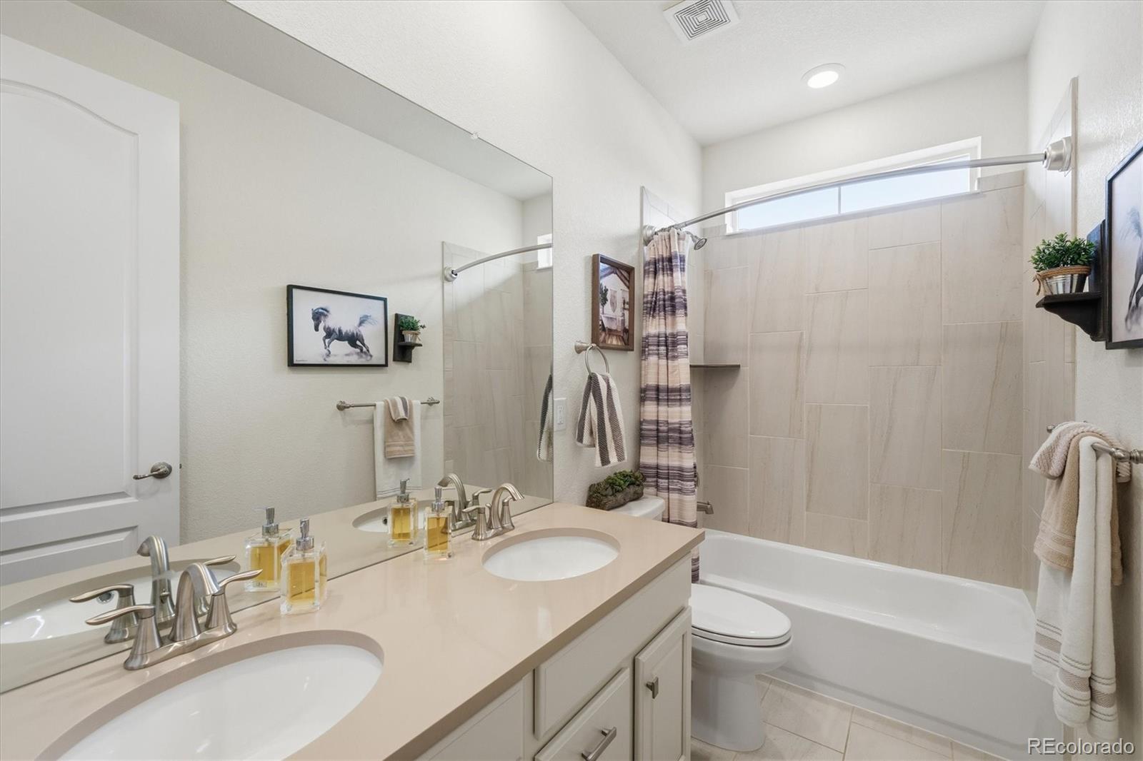 8105 S Vandriver Way Aurora CO 80016