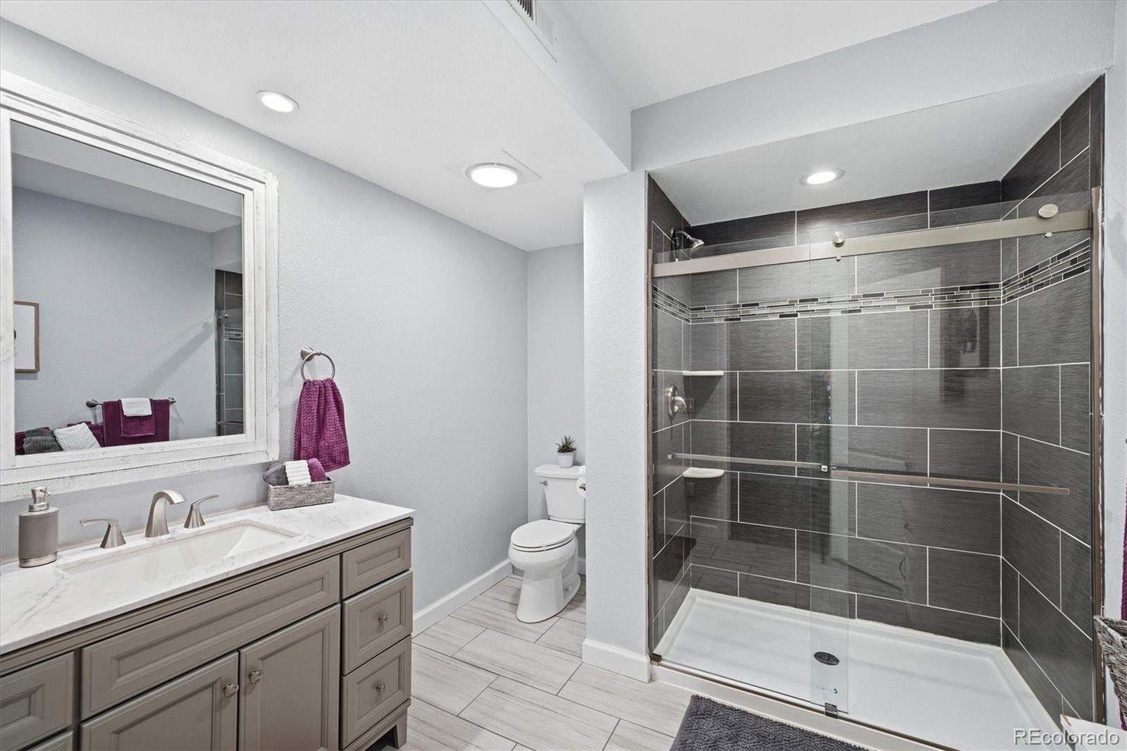 8105 S Vandriver Way Aurora CO 80016